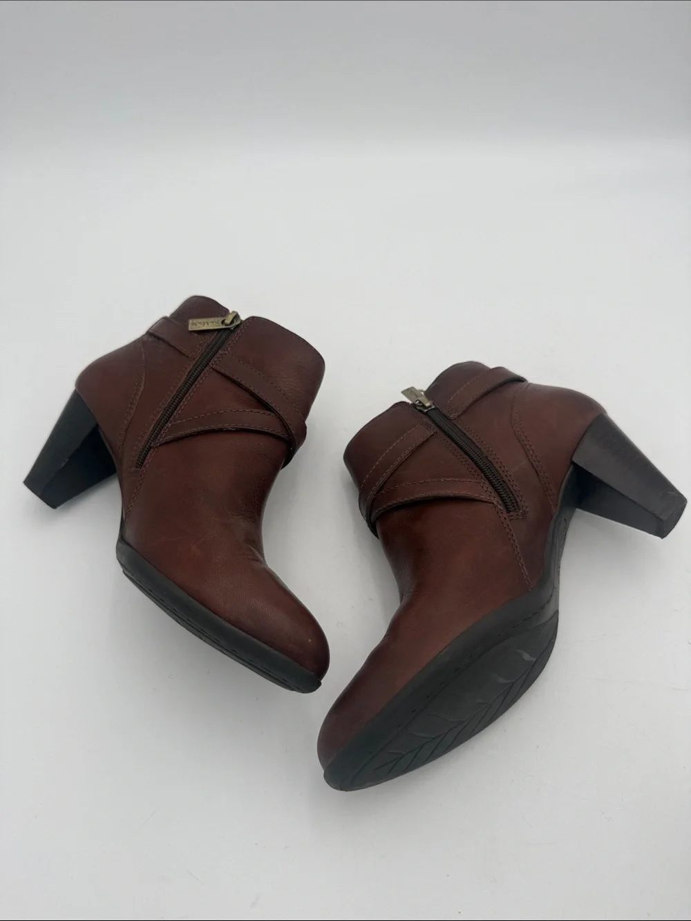 Nurture Women's Brown Leather Ankle Booties 10M Side Zip fall casual office Y2K